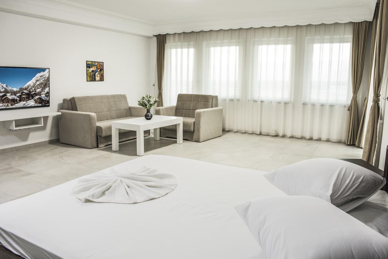 King Hotel Peje Extérieur photo
