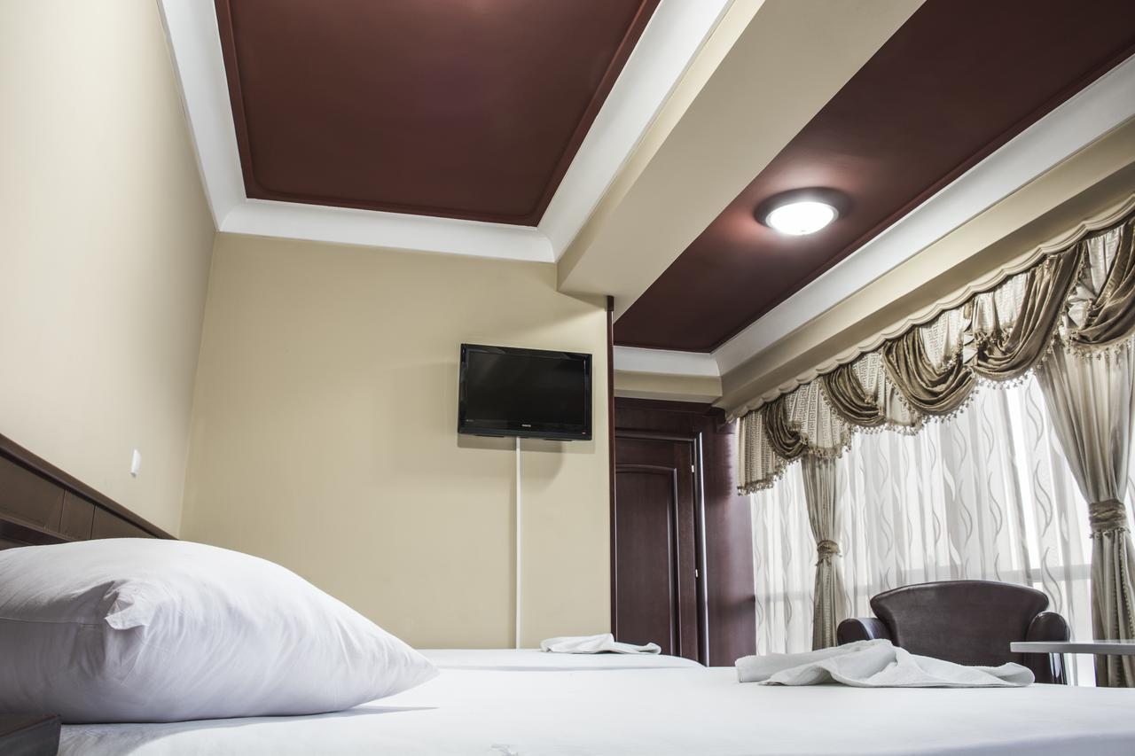 King Hotel Peje Extérieur photo