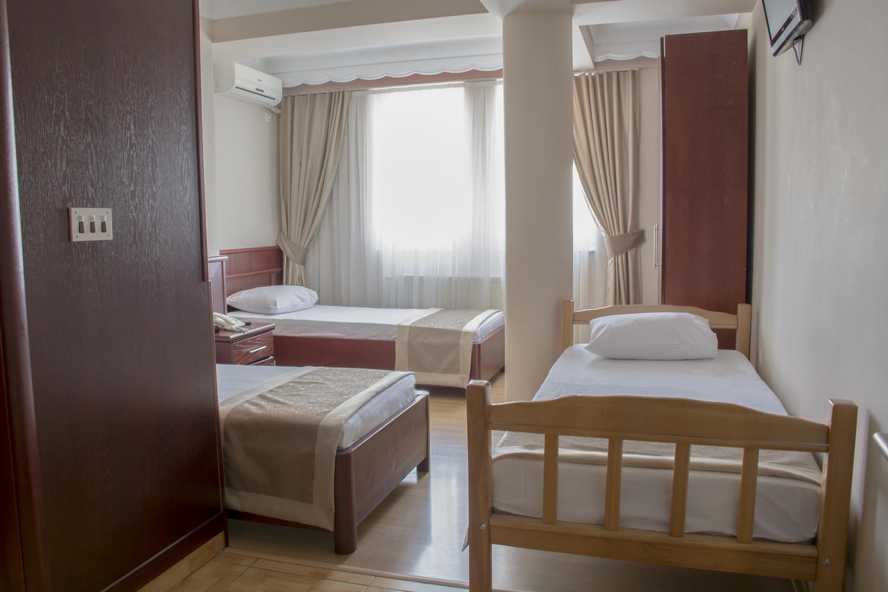 King Hotel Peje Extérieur photo